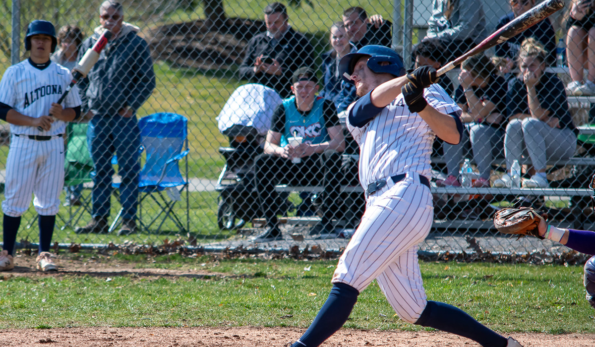 Baseball Splits Final Home Doubleheader With Bradford