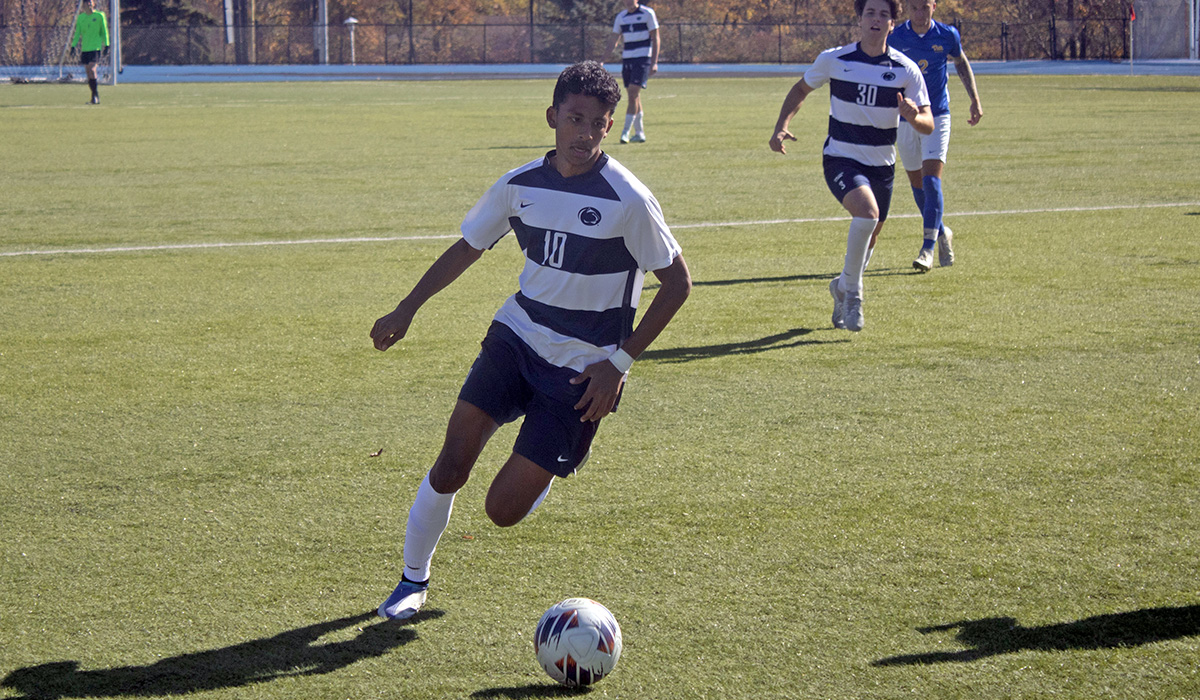 Men&rsquo;s Soccer Ties La Roche 2-2