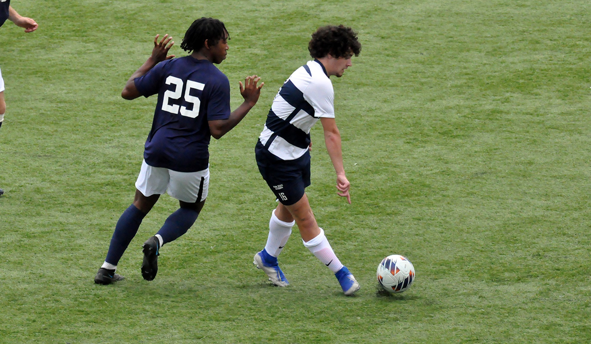 Men&rsquo;s Soccer Nabs First AMCC Win at Hilbert