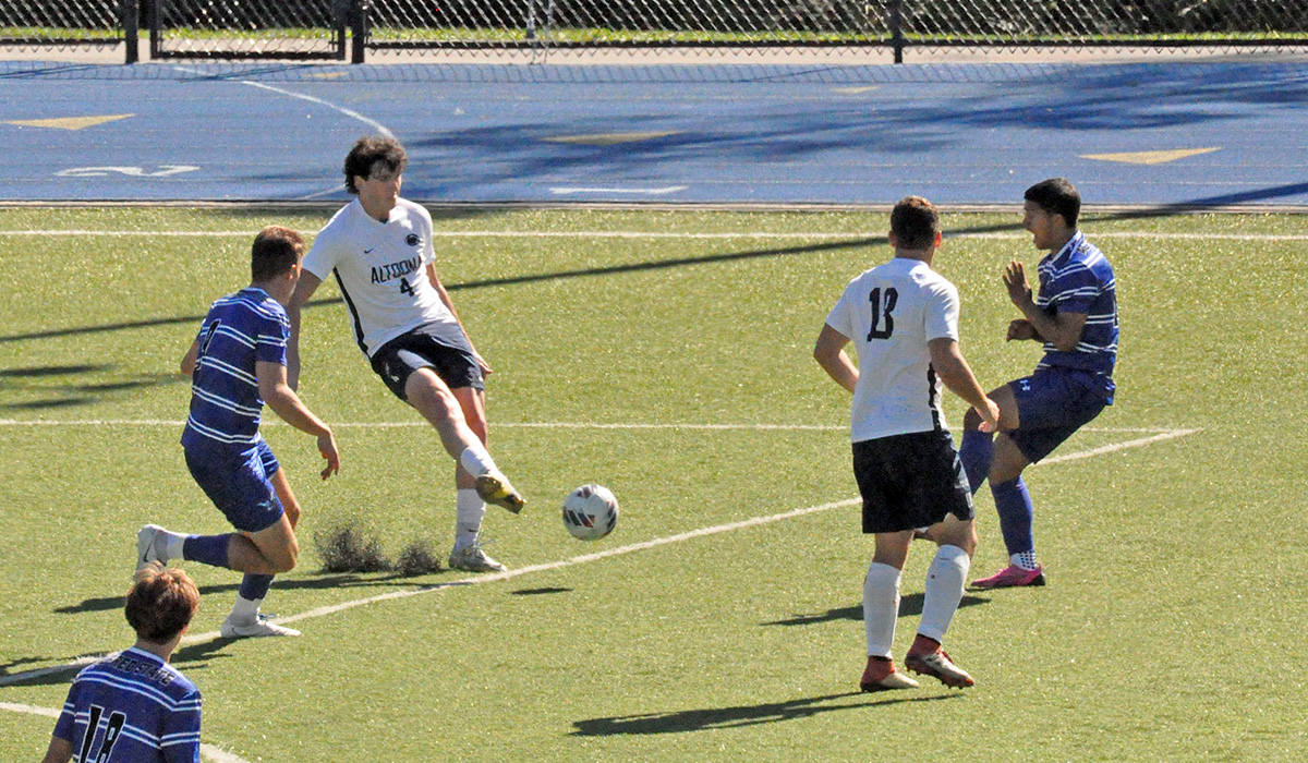 Pioneers Hand 2-0 Loss to Men&rsquo;s Soccer