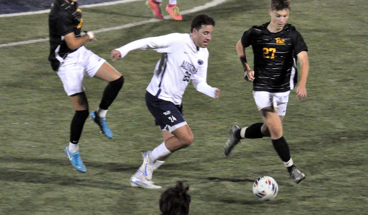 Pitt-Greensburg Scores Late to Get Past Lions