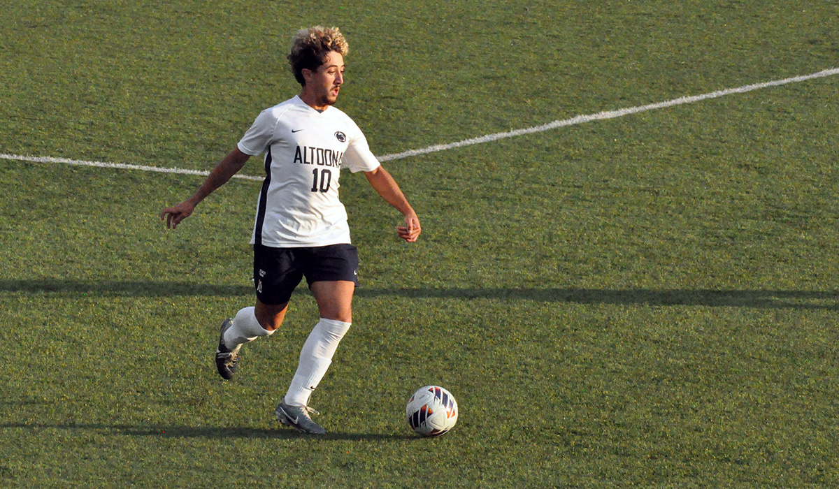 Phoenix Edge Lions in Men&rsquo;s Soccer&rsquo;s Home Opener