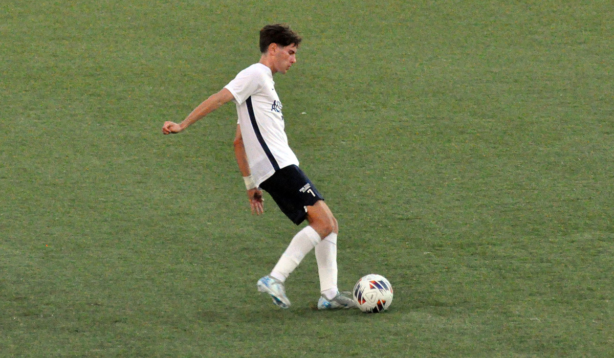 Men&rsquo;s Soccer Falls to Hawks