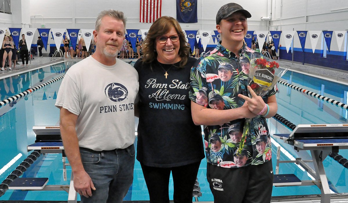 Men&rsquo;s Swimming Edges Elizabethtown for Senior Day Win