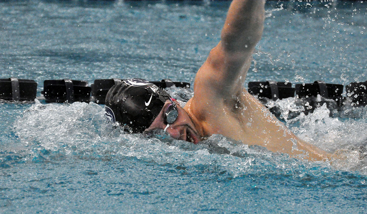 Men&rsquo;s Swimming Conquers Juniata, Elizabethtown in Tri-Meet