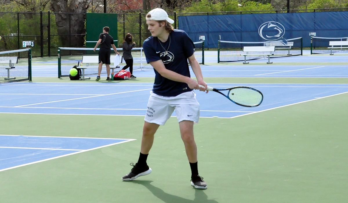 Men&rsquo;s Tennis Eliminated from AMCC Tournament With 5-2 Loss