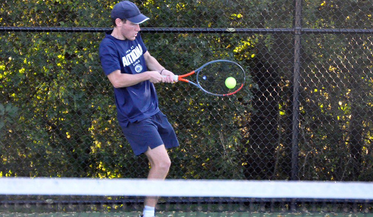 Men&rsquo;s Tennis Defeats Geneva for Seventh Straight Win
