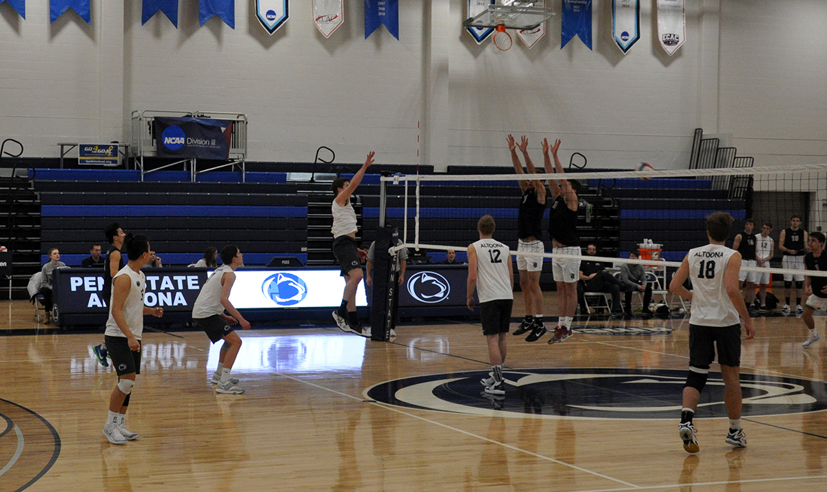 Men&rsquo;s Volleyball Swept by Golden Tornadoes