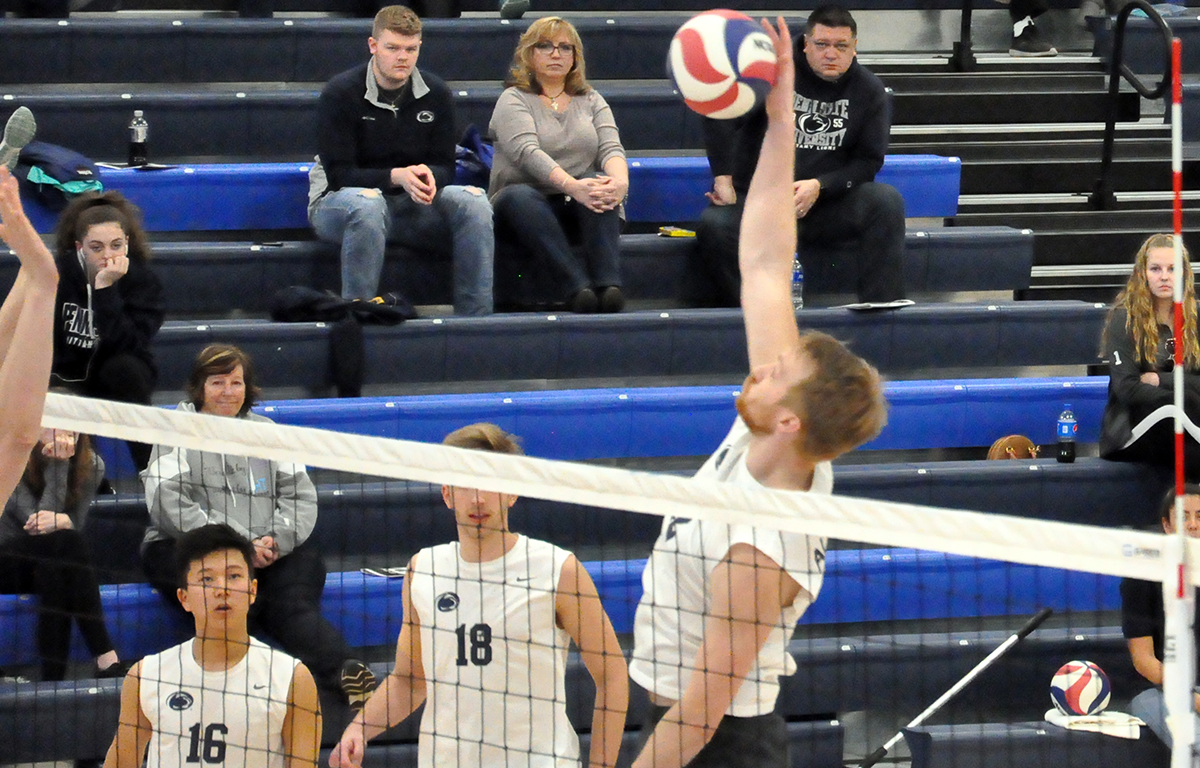 Lions Defeat D&rsquo;Youville, Medaille in Saturday AMCC Action