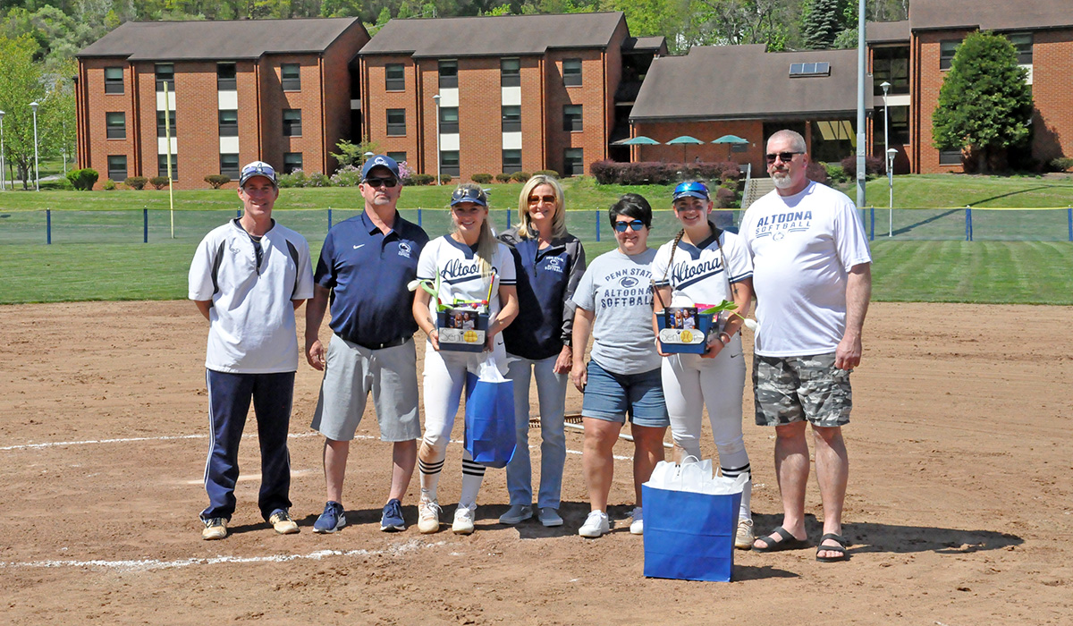 Softball Posts Senior Day Sweep of Pitt-Greensburg