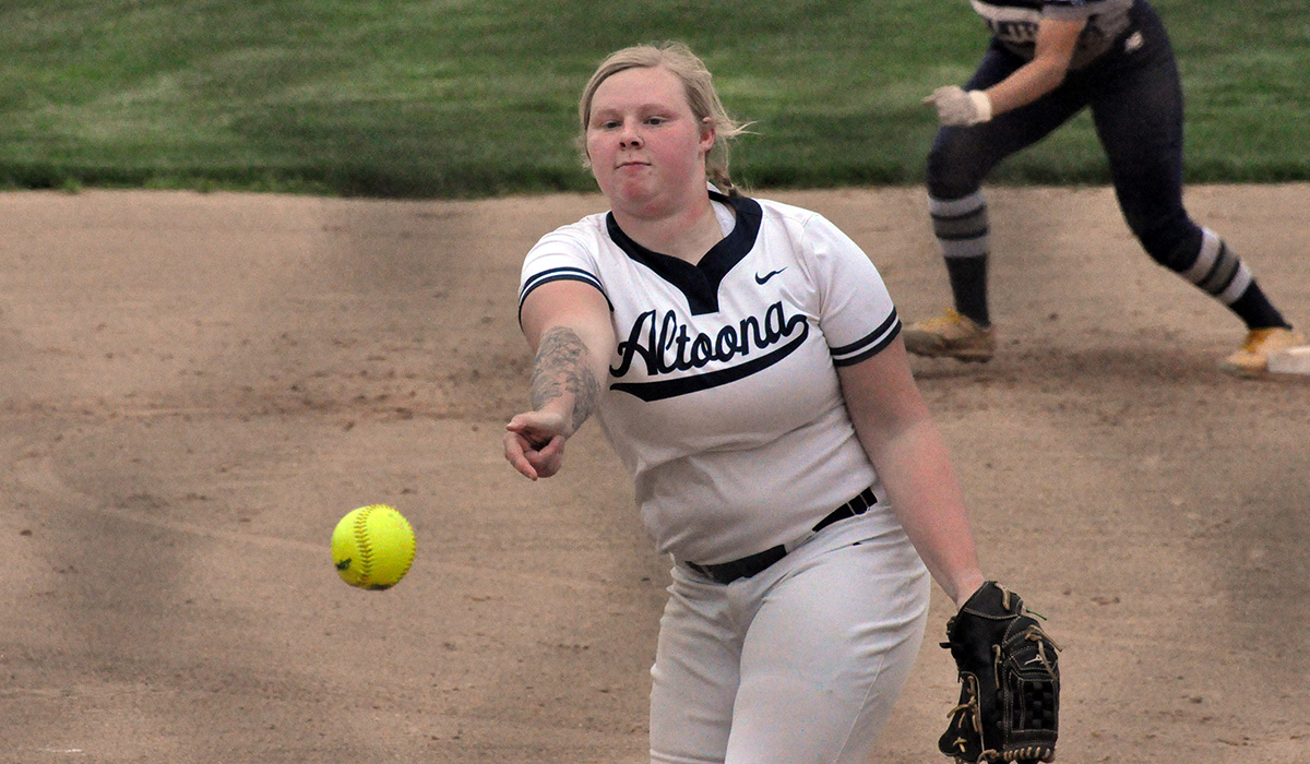 Lions Split Twinbill with Mounties