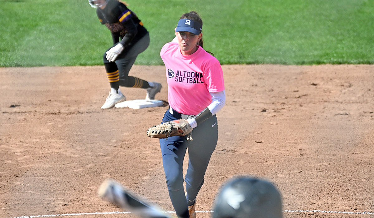 Softball Sweeps Celtics, Remains Undefeated in AMCC