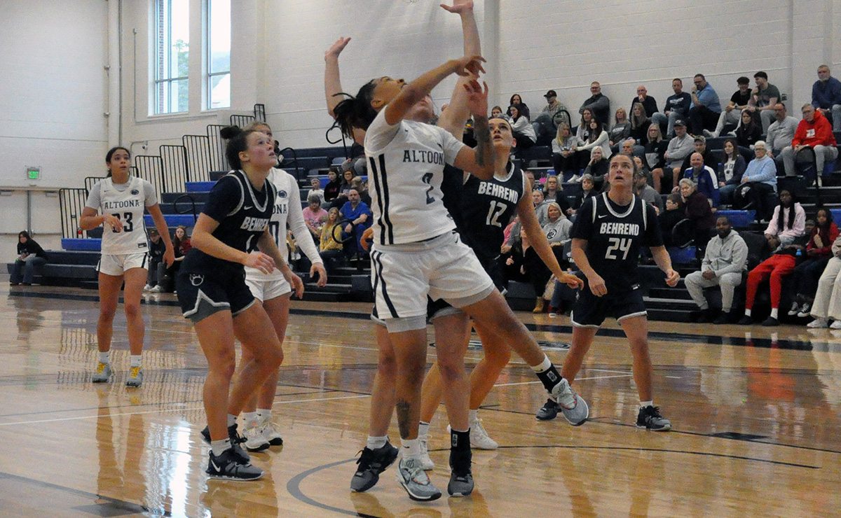 Women&rsquo;s Basketball&rsquo;s Win Streak Ends in Loss to Behrend