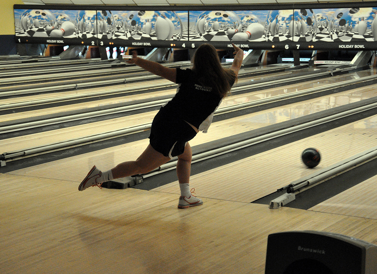 Photo: Penn State Altoona junior Nicole Watt led her team in Saturday's traditional matches, averaging 152.2 per game with a high score of 169.