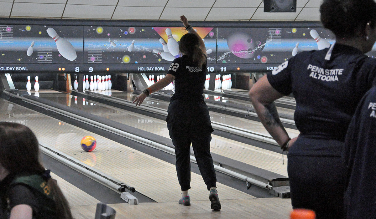 Women&rsquo;s Bowling Opens SFU Invitational Weekend