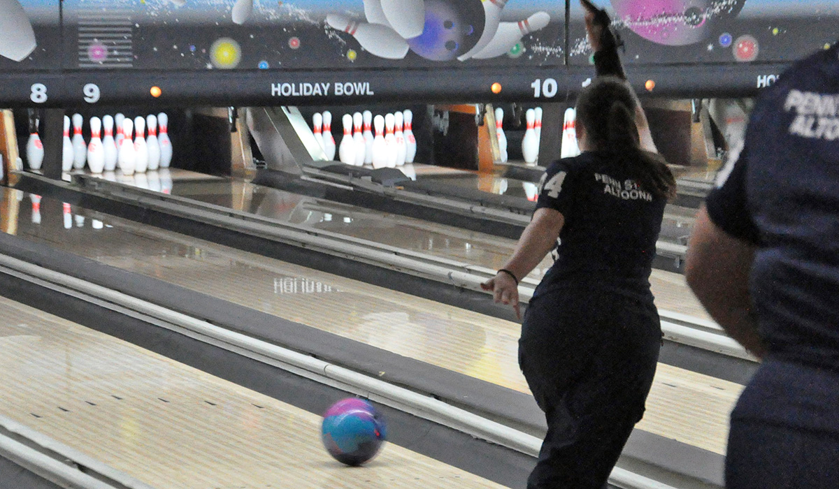 Women&rsquo;s Bowling Goes 2-3 in Saturday AMCC Action