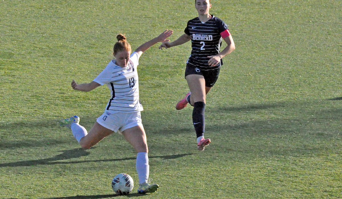 Women&rsquo;s Soccer Defeated in AMCC Game of the Week