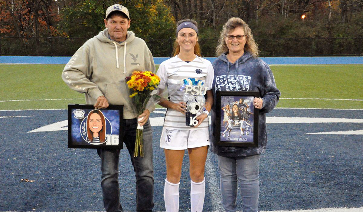 Late Goal Propels Women&rsquo;s Soccer to Win in Regular Season Finale