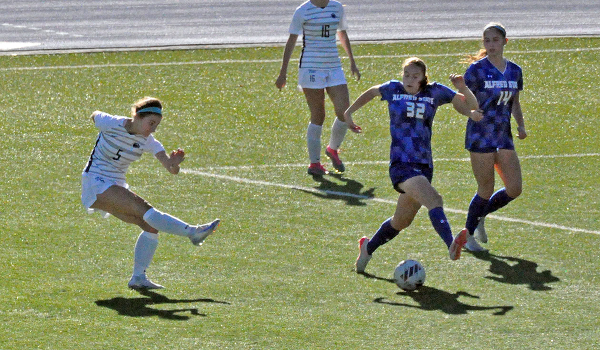 Lions Overpower Pioneers in AMCC Tourney Opener