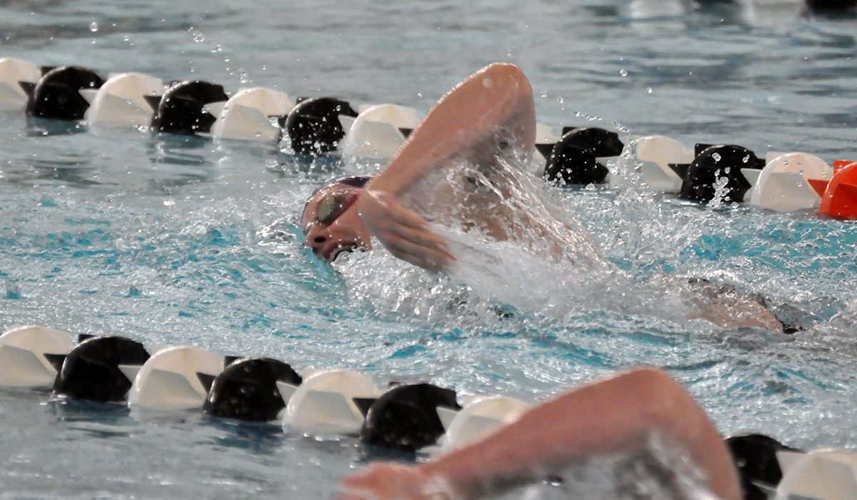 Women&rsquo;s Swimming Sets Two Records, Starts AMCCs in Third