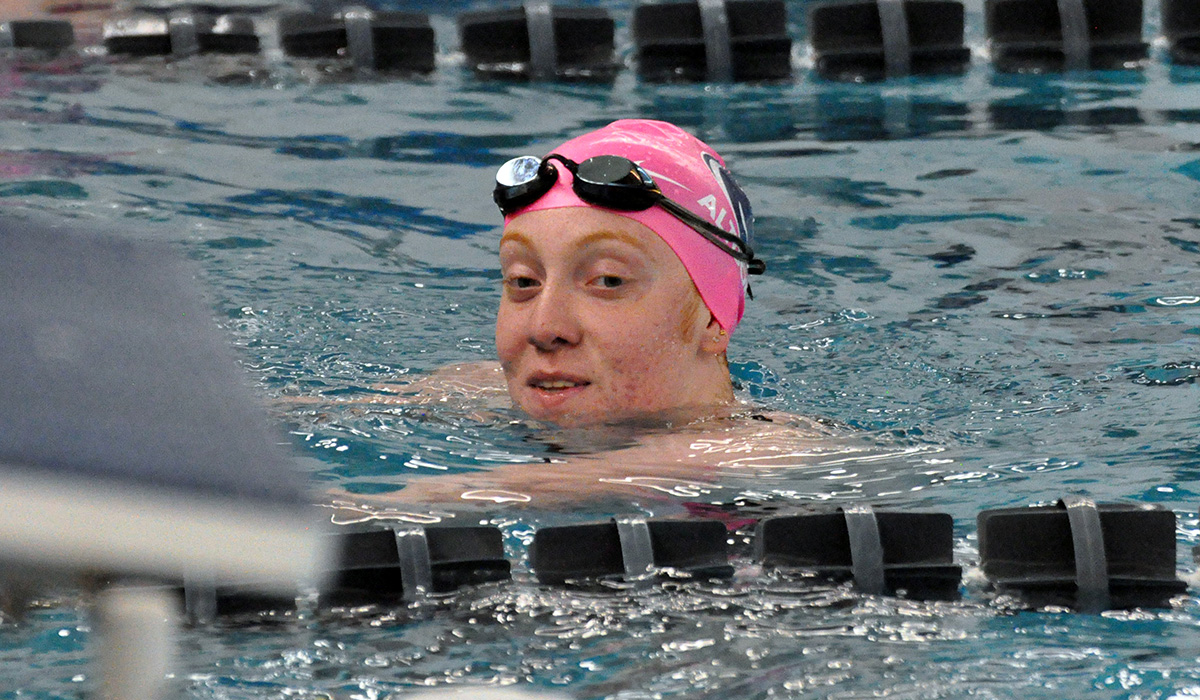 Women&rsquo;s Swimming Starts AMCC Championships in Third Place