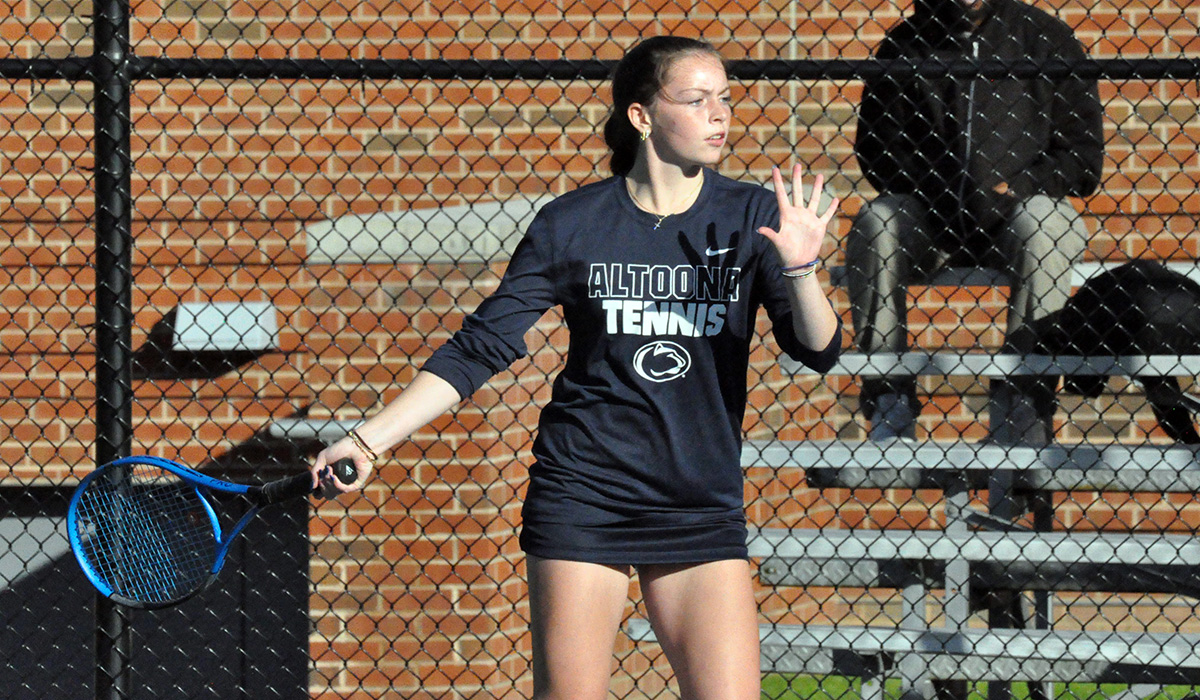 Women&rsquo;s Tennis Stumbles Against Harrisburg
