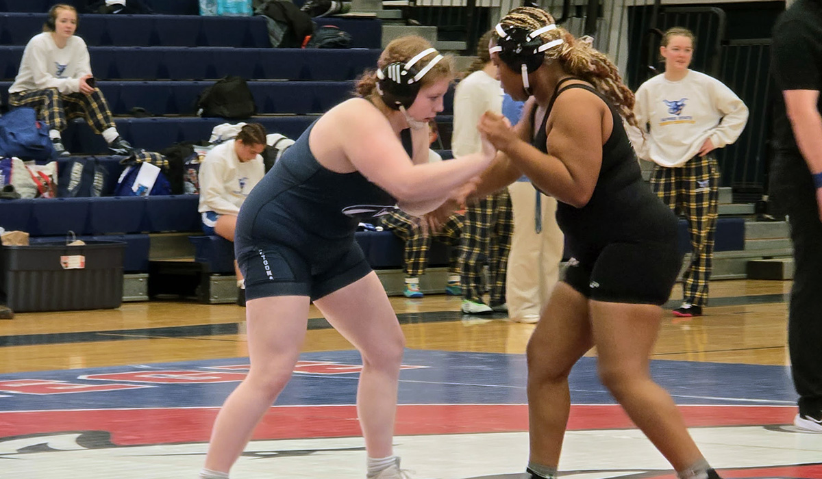 Three Lions Earn Medals at AMCC Women&rsquo;s Invitational